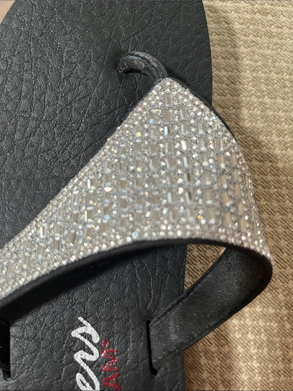 Skechers Black Platform Flip-Flops with Silver Rhinestone Straps size 7 NWOB